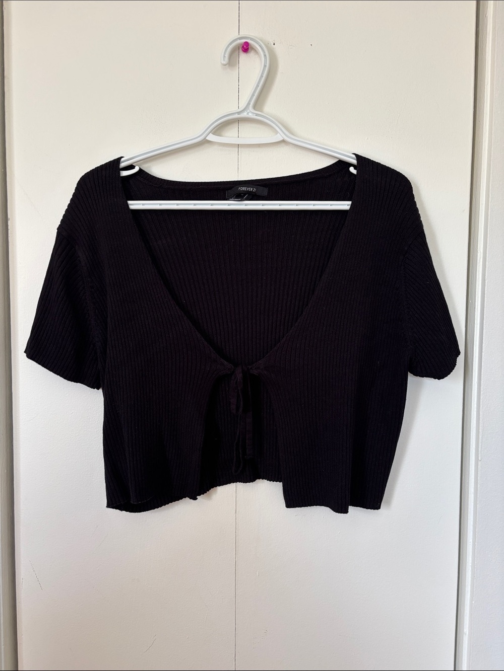 🎉4/30$🎉 Forever 21 Black Ribbed Tie-Front Short Sleeve Crop